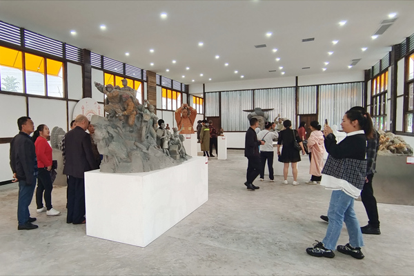 第三屆重慶市雕塑大展現場。璧山區委宣傳部供圖