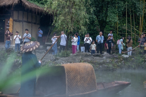 酉阳各景区人气旺。酉阳旅投供图