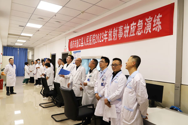 應急演練現場。墊江縣人民醫院供圖