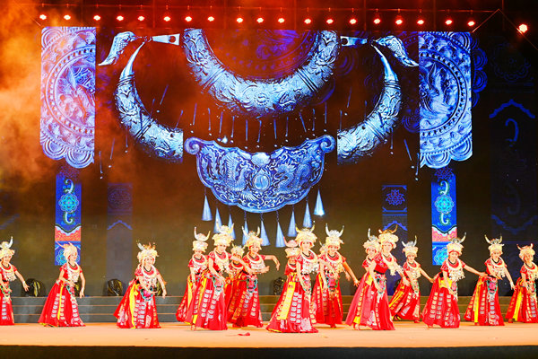 《苗铃声声》演出现场。酉阳县委宣传部供图