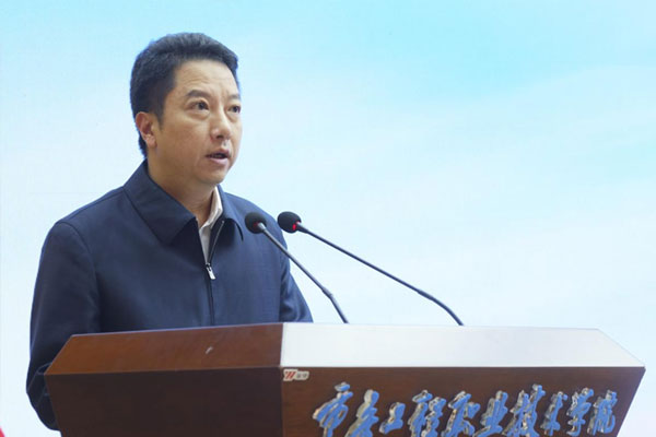 重庆市卫生健康委副主任邢雅翕宣布活动启动。刘林杰摄