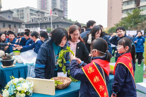 读书行动展示区现场。渝中区教委供图