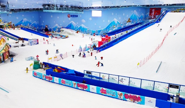 重庆热雪奇迹室内滑雪场。重庆热雪奇迹供图