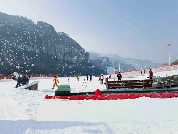 重庆奥悦·湖畔滑雪场
