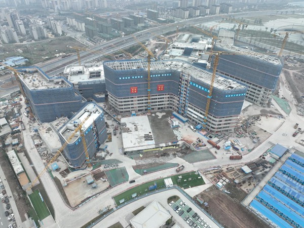 武汉协和重庆医院项目航拍图。中建八局供图