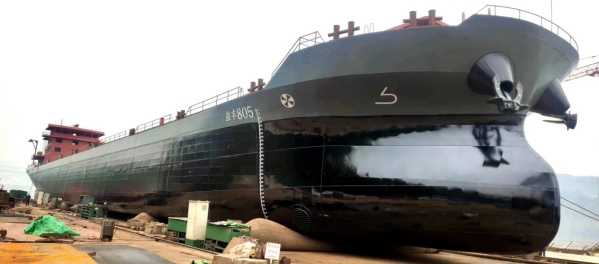 益丰船务有限公司新建铺货运输万吨级船舶。江东街道供图