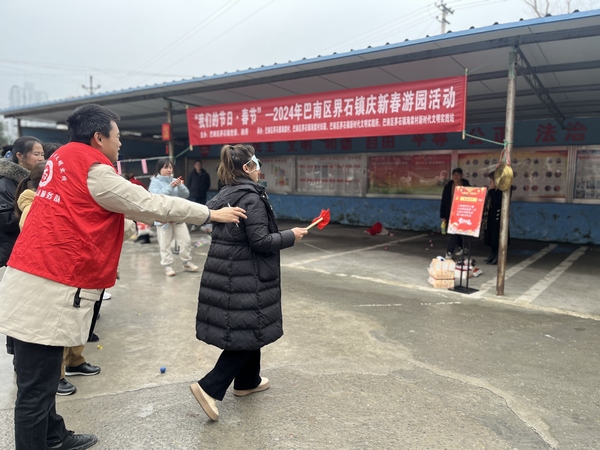 新春游园活动现场。王雪梅摄