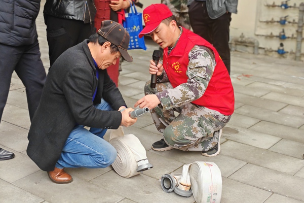 志愿服务活动现场。莲花街道供图