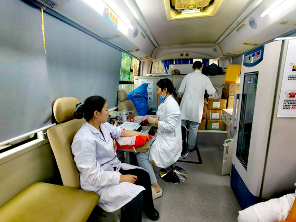 献血现场。重庆嘉华医院供图