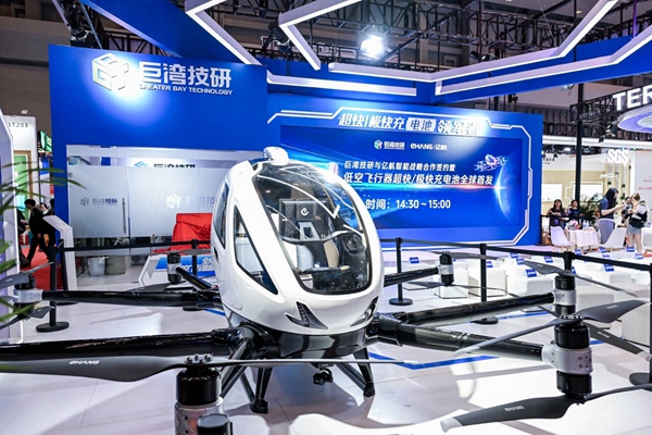 EH216-S航空器無人駕駛載人航空器。巨灣技研供圖