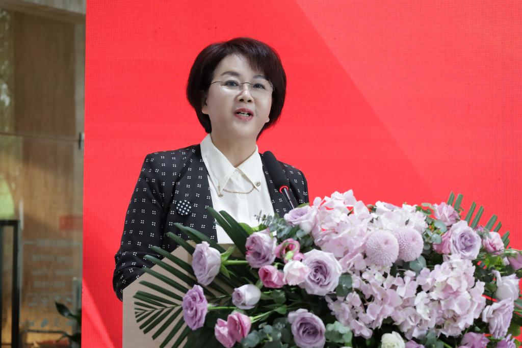 市女企业家协会常务副会长周明明讲话