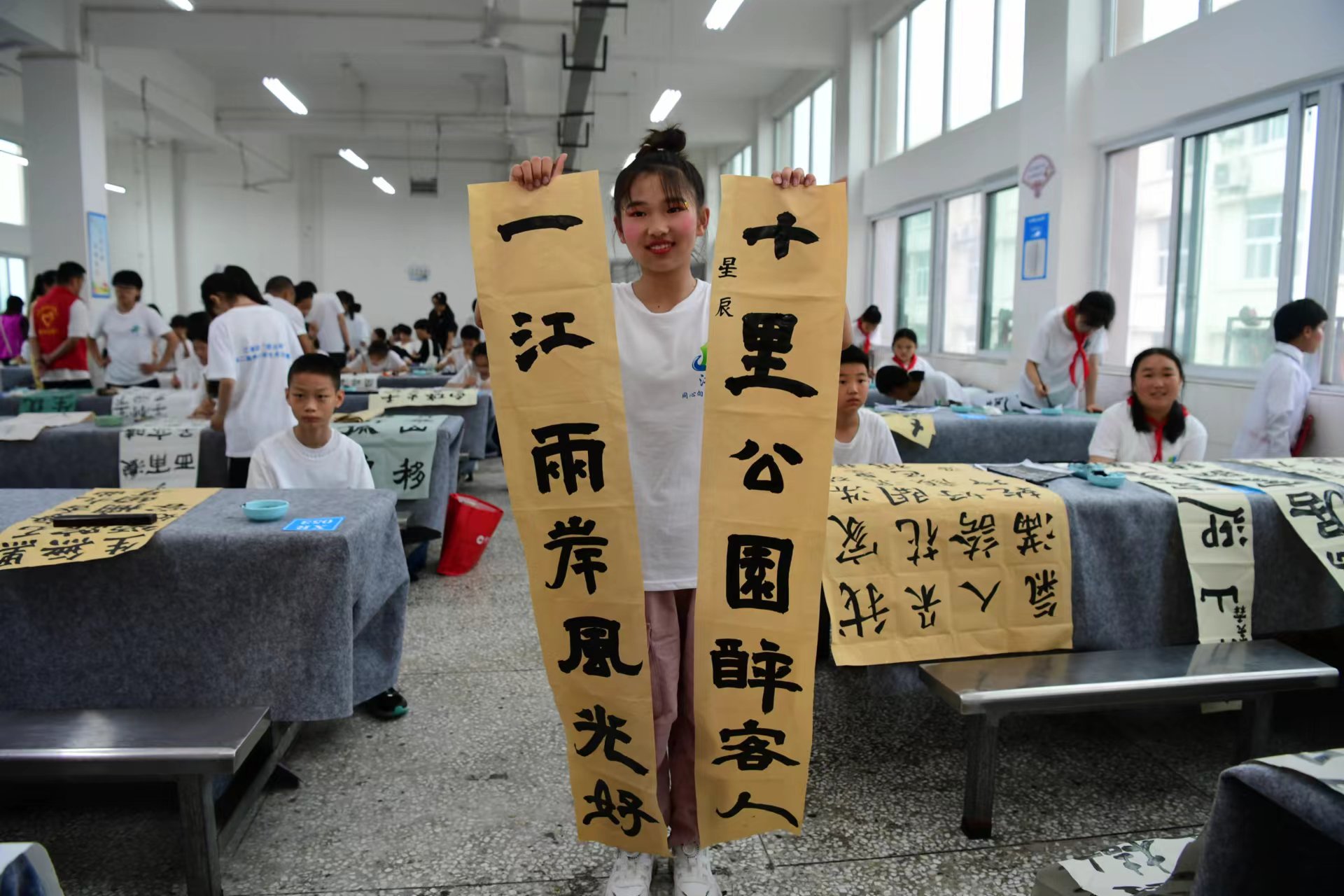 參賽選手展示作品。江津區委宣傳部供圖