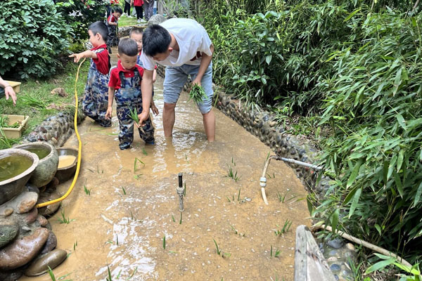 劳动课程。东城幼儿园供图