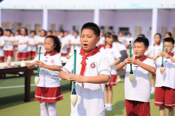 红糟房小学大型书法操表演。红糟房小学供图