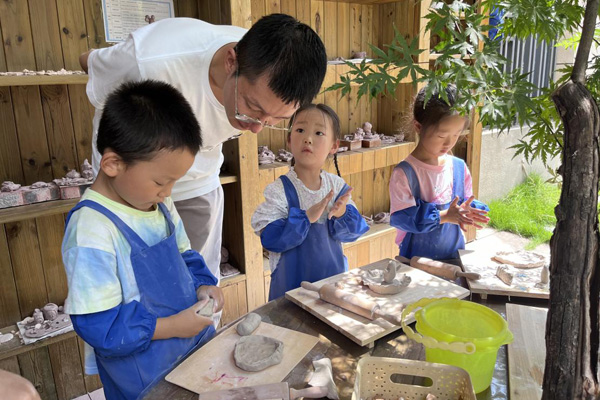 陶艺课程。科学城启慧幼儿园供图