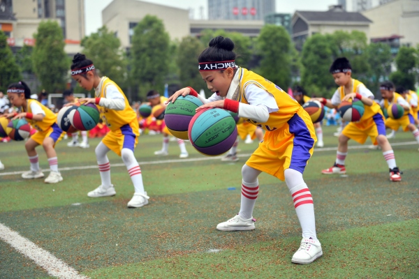 篮球特色课程。天台岗小学供图