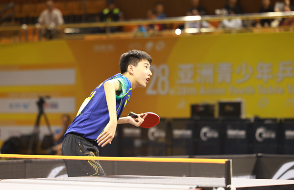 U15男子单打，中国队4：0击败日本队夺得冠军。曾英豪摄