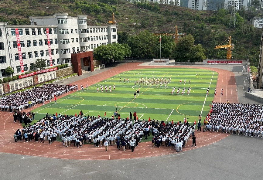 學校蘭葳管樂隊展示。武隆實驗小學供圖