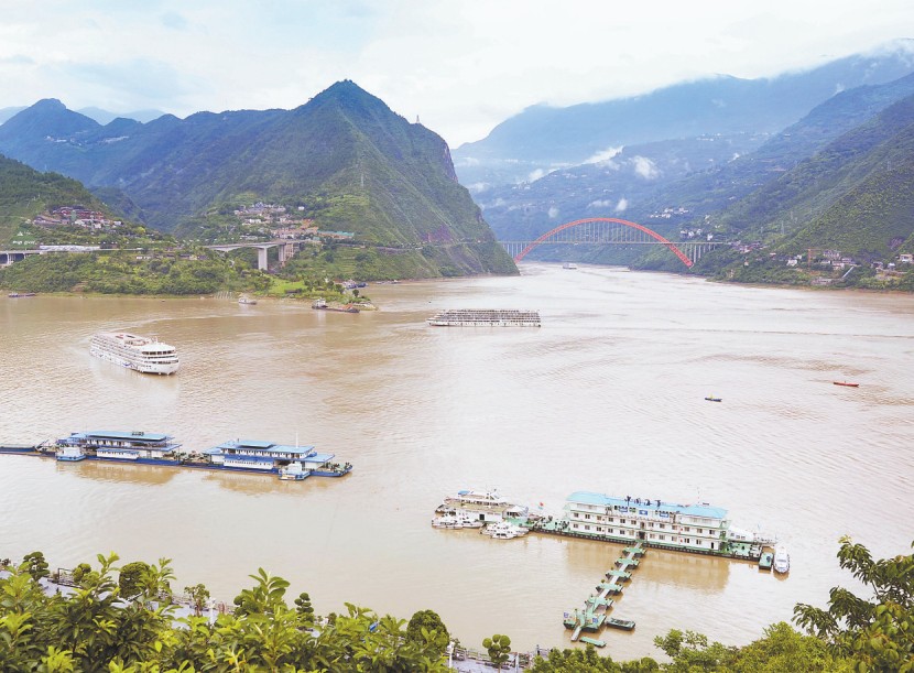 7月14日，巫山縣，因受上游來襲的長江2024第2號洪水影響，長江與大寧河交匯處水位上漲。特約攝影 王忠虎/視覺重慶