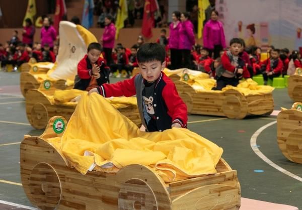 生活育人。重庆市南川区示范幼儿园供图