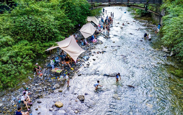 南川金佛山成為今夏耍水熱門地。景區供圖