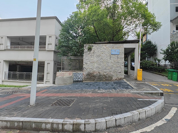 围墙拆除后。环湖雅居社区供图