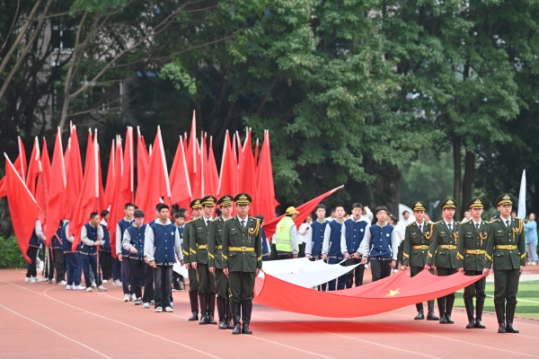 运动会开幕式现场。大渡口教委供图