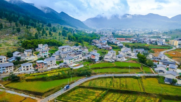 包鸾镇和美乡村。丰都县住建委供图