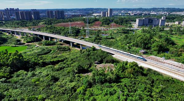 市郊鐵路璧銅線投運。銅梁區委宣傳部供圖