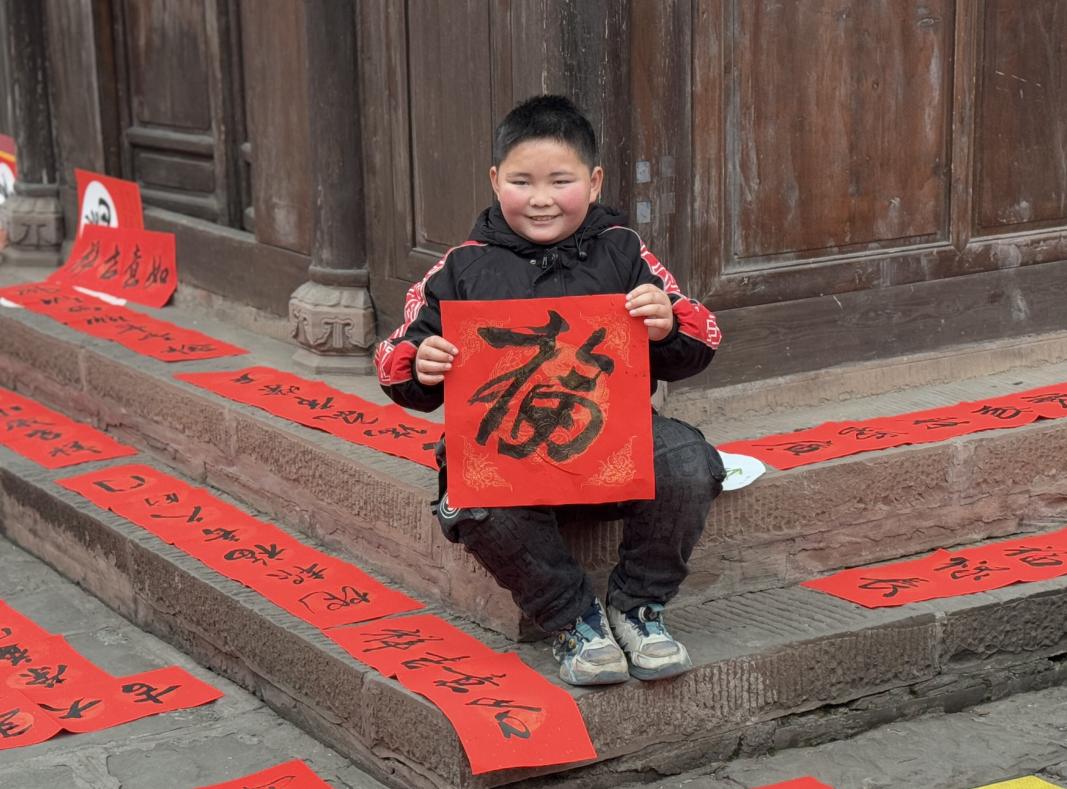 铜梁区安居古城“非遗年集”年味浓。黄亚辉摄