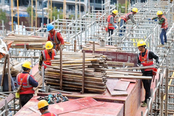 凤栖湖畔项目建设现场。向诗佳摄