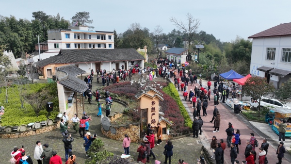 “乡愁记忆”为题的梨村情景剧。陈仕川摄