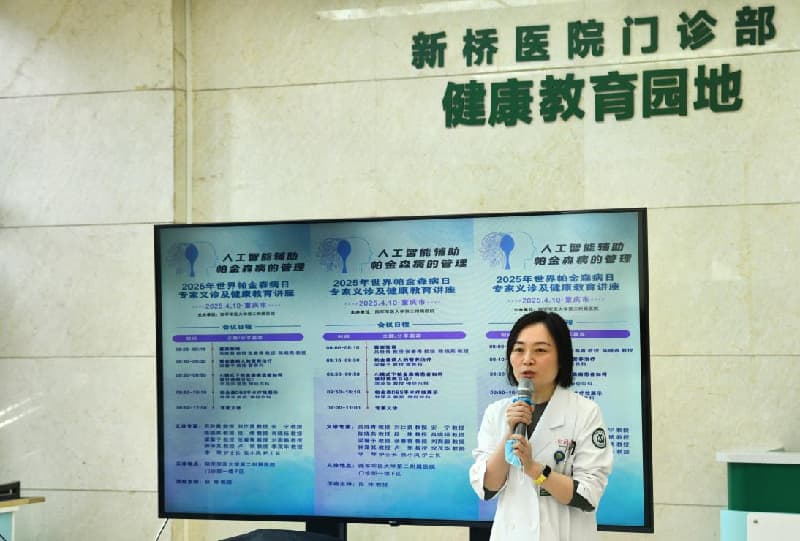 义诊现场。曾理摄