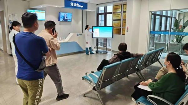 刘圆圆科普讲座中。重庆西区医院供图