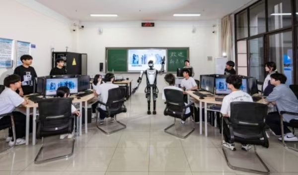 AI 智教授”進課堂。永川區委宣傳部供圖