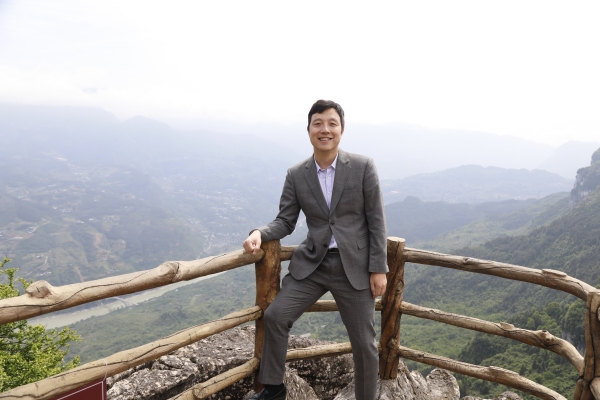 古力在白馬山留影。武隆區委宣傳部供圖