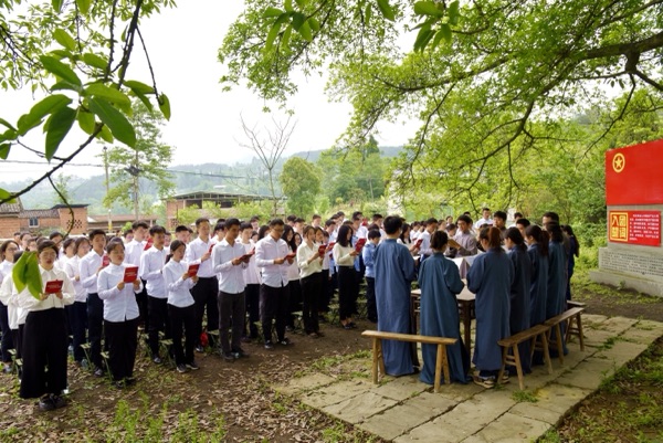 “青马工程”学员诵读《少年中国说》。张静 摄