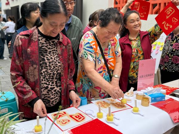 居民參與活動。黃嫻攝