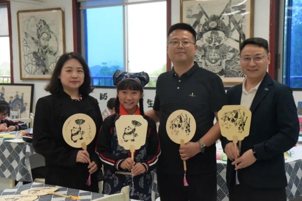 模板雕刻画展示。主办方供图