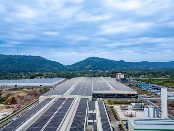 信義玻璃屋頂光伏。國網重慶永川供電公司供圖