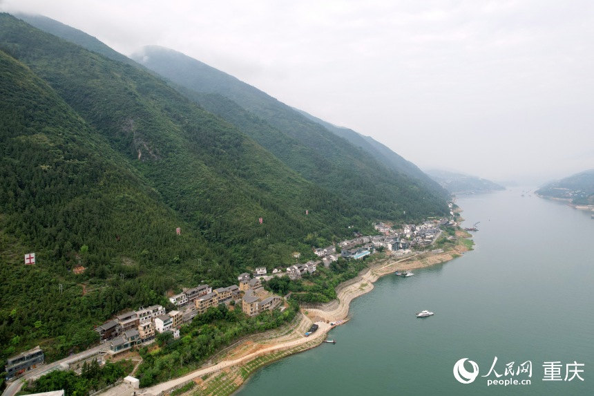 位于长江南岸的三峡里·竹枝村。人民网记者 刘政宁摄