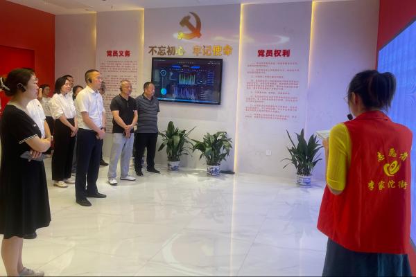 實地參觀。胡超林攝