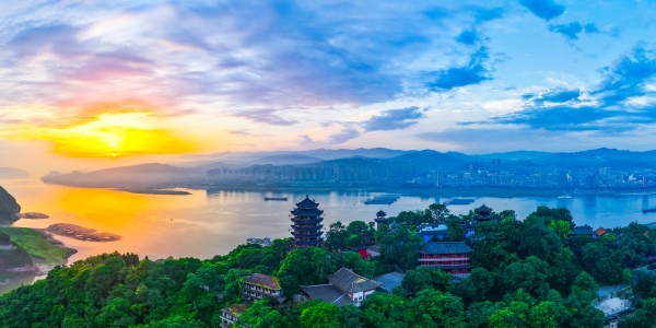 丰都城市风景。王雄伟摄