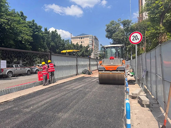 中山路街道排水管网更新改造工程（一期）施工现场。重庆市住房城乡建委供图