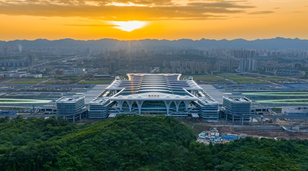 重庆东站。受访者供图