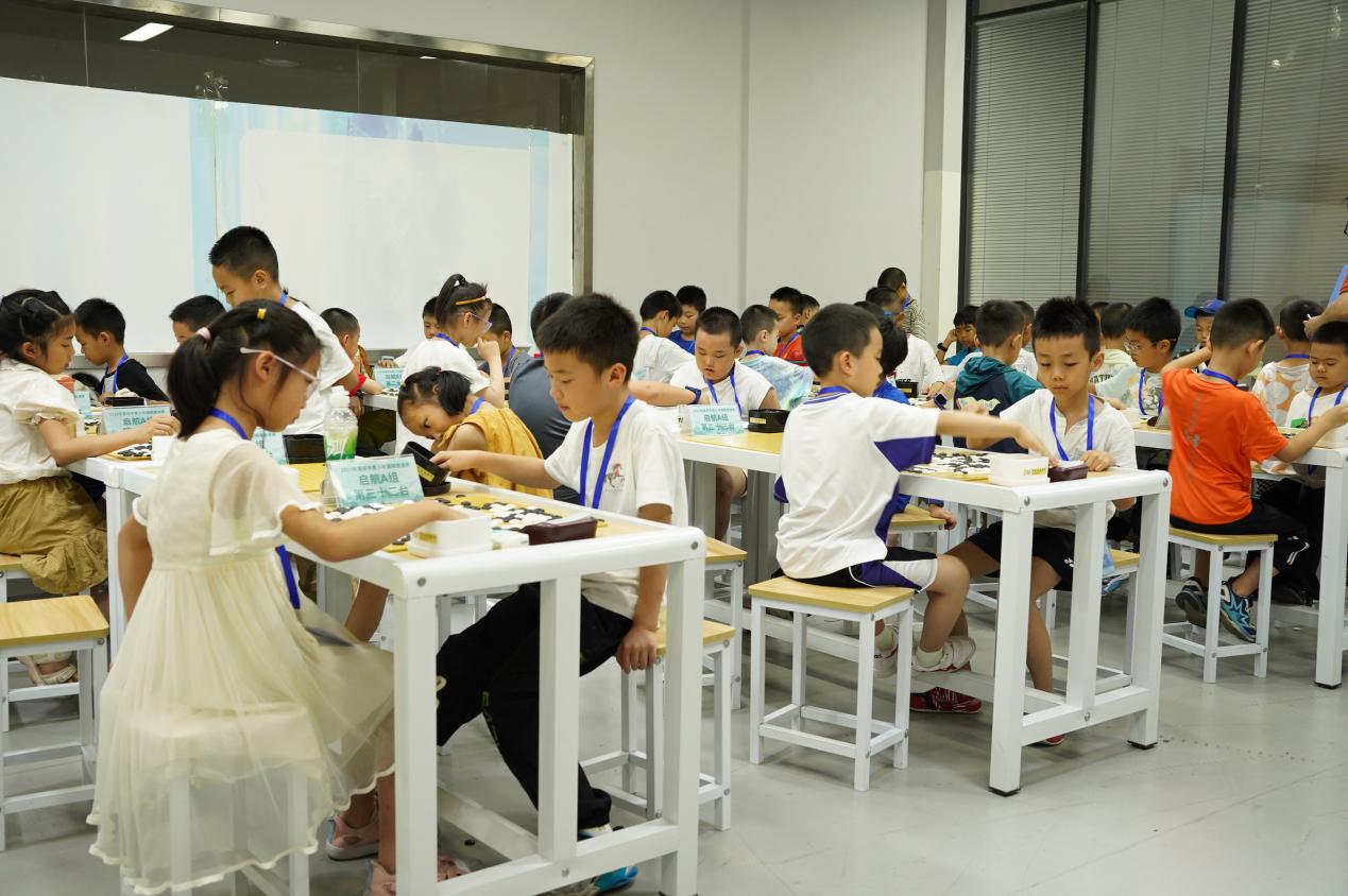 比賽現場。 重慶市江北區古力圍棋學苑供圖