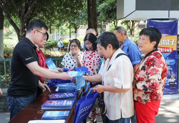 向市民科普知識。郭晉攝