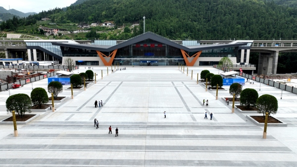 站前广场。中铁建工集团供图