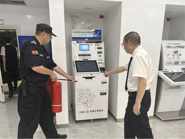 开展突发火情实战演练。工行重庆市分行供图