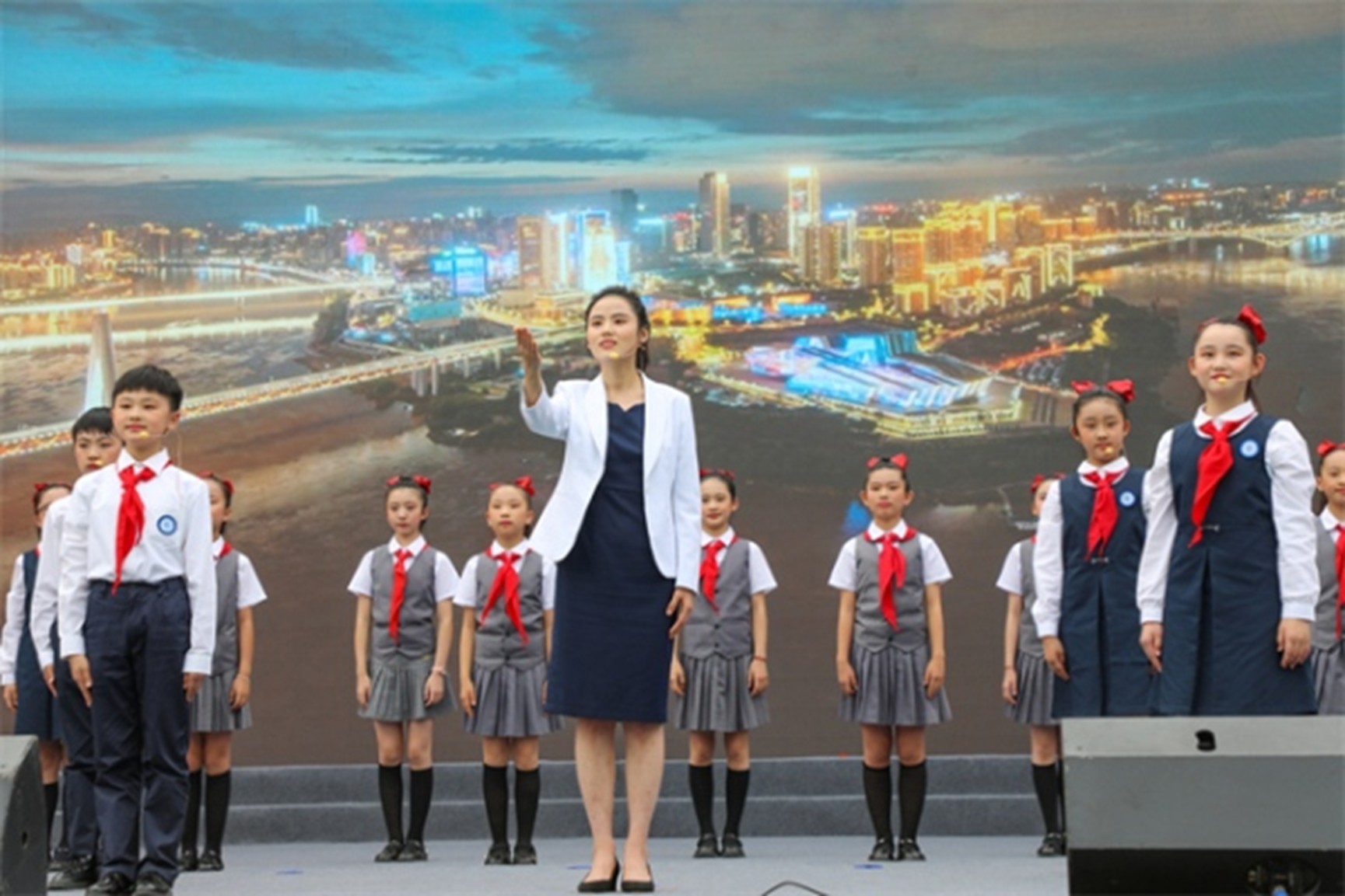 江北区2024年“榜样力量”大思政主题活动暨新时代好少年发布会现场。江北区委宣传部供图